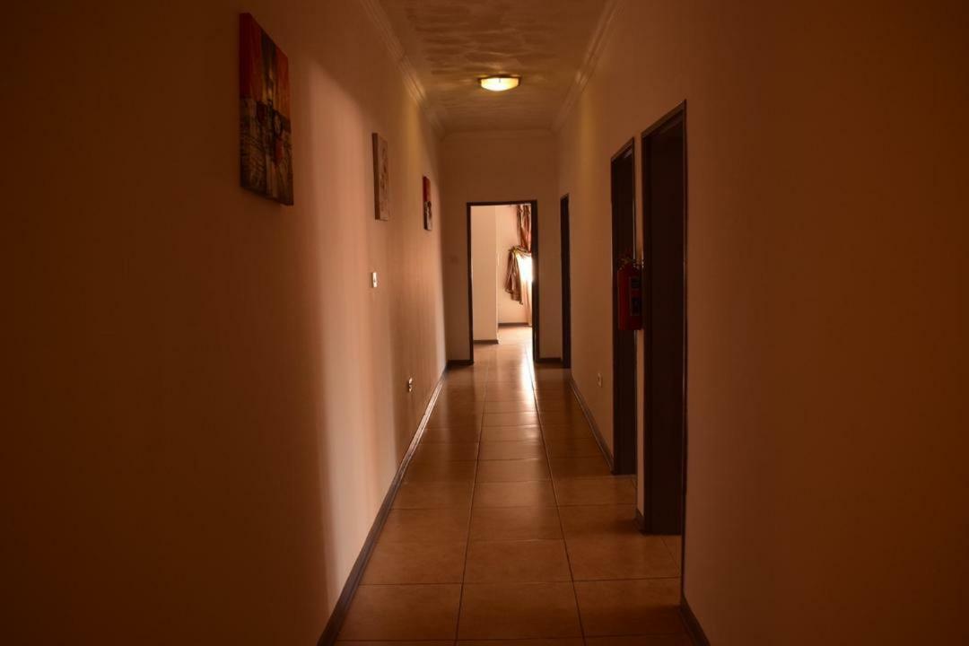 Skyhawk Guesthouse Gaborone Exterior foto